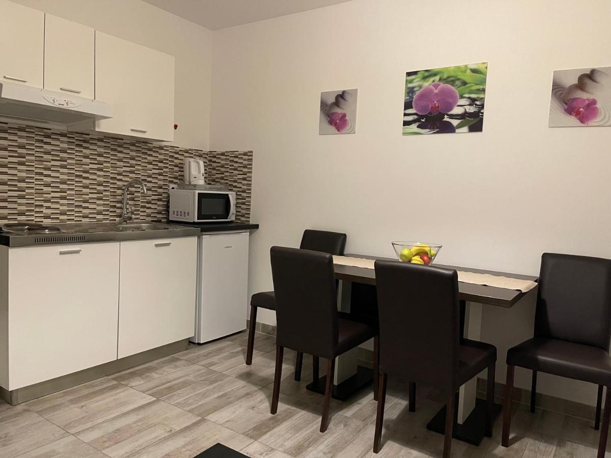 Apartments Antisa Baška Voda Eksteriør bilde