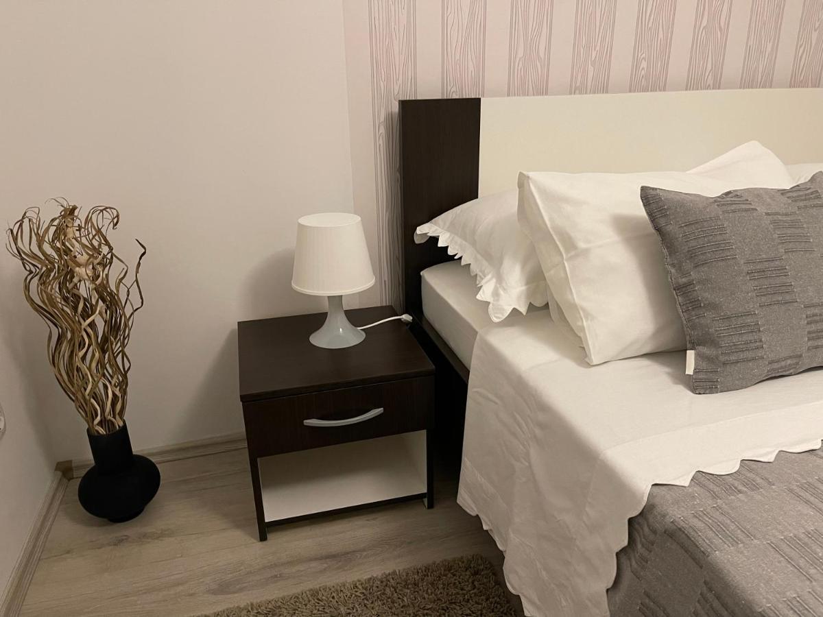 Apartments Antisa Baška Voda Eksteriør bilde