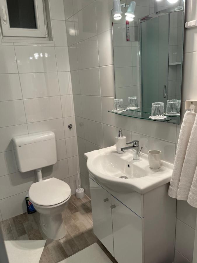 Apartments Antisa Baška Voda Eksteriør bilde