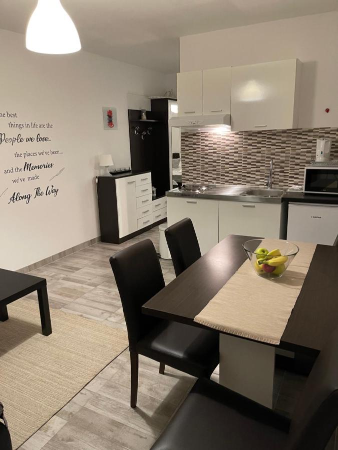 Apartments Antisa Baška Voda Eksteriør bilde