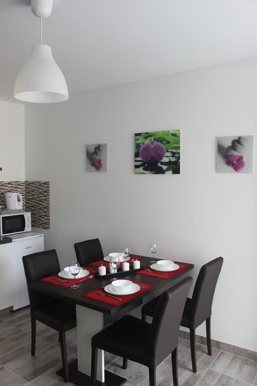Apartments Antisa Baška Voda Eksteriør bilde