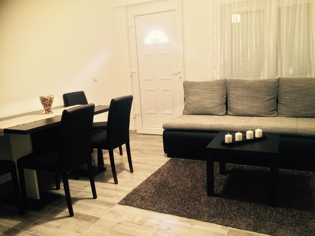 Apartments Antisa Baška Voda Eksteriør bilde